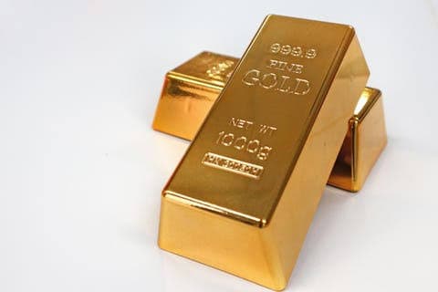 Gold Prices Drop to $4,016.15: Why the Yellow Metal is Crashing